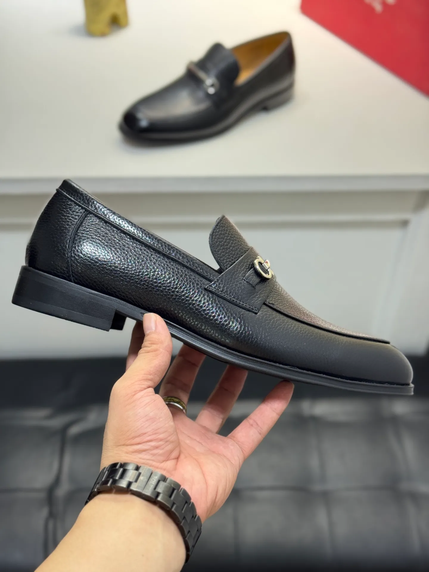Men's shoes 💰460 Ferragamo [Ferragamo] top imported suit men's shoes 💯Original copy of the official website, product materials: selected imported embossed calfskin + luxury hardware buckle accessories ~ imported water-dyed cow 🐂 leather lining. Strong three-dimensional visual effect, original combination outsole, multiple colors available😘 Size: 39-44 (38.45.46.47 customized YS)